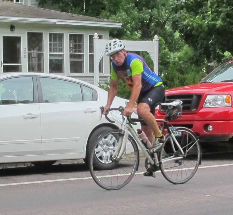 Jerry Hofmann arriving at finish.jpg